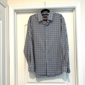 Van Heusen Mens Long Sleeve Button Down. Mens Size- XL.